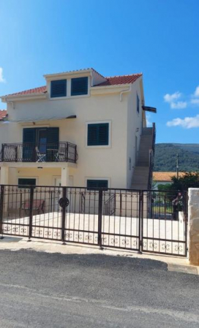 Apartmani Elisa